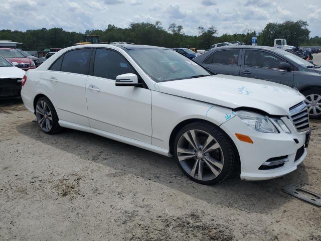 WDDHF5KB0DA735046 - 2013 MERCEDES-BENZ E350 . 350 WHITE photo 4