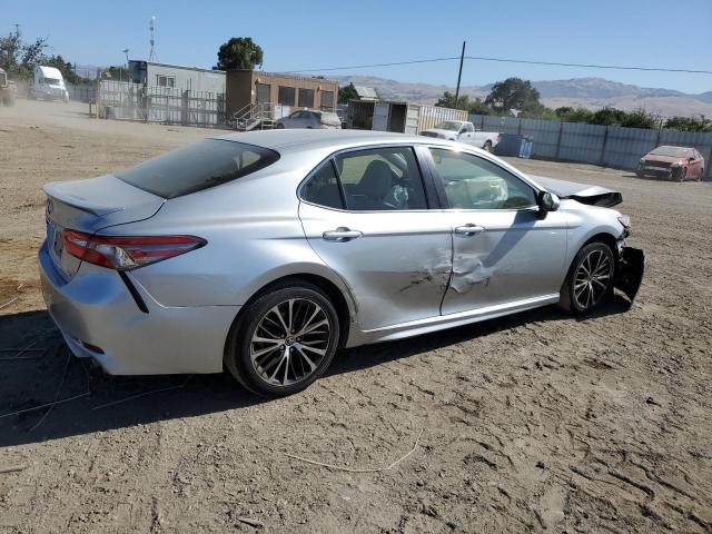 JTNB11HK7J3016953 - 2018 TOYOTA CAMRY L SILVER photo 3