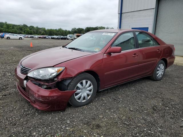 4T1BE32KX5U050930 - 2005 TOYOTA CAMRY LE RED photo 1