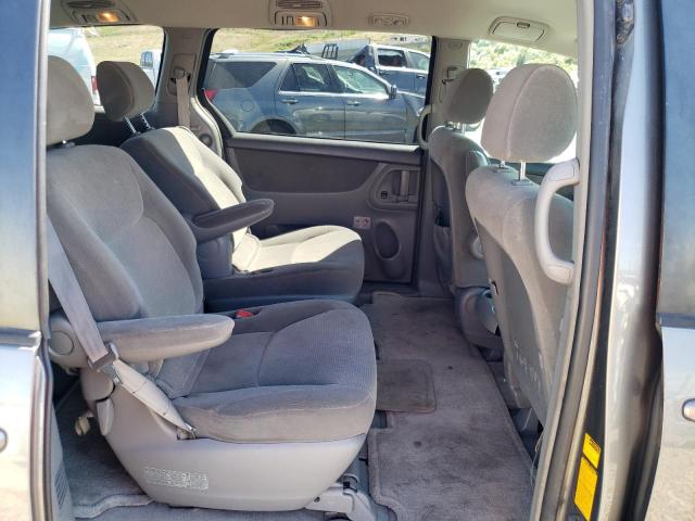 5TDBA23CX4S007810 - 2004 TOYOTA SIENNA LE GRAY photo 11