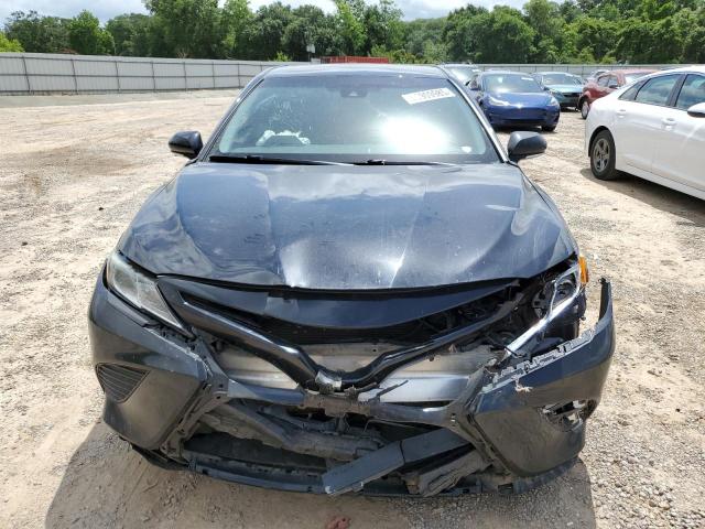 4T1M11AK0LU895759 - 2020 TOYOTA CAMRY SE BLACK photo 5