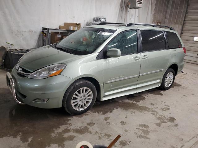 2010 TOYOTA SIENNA XLE, 