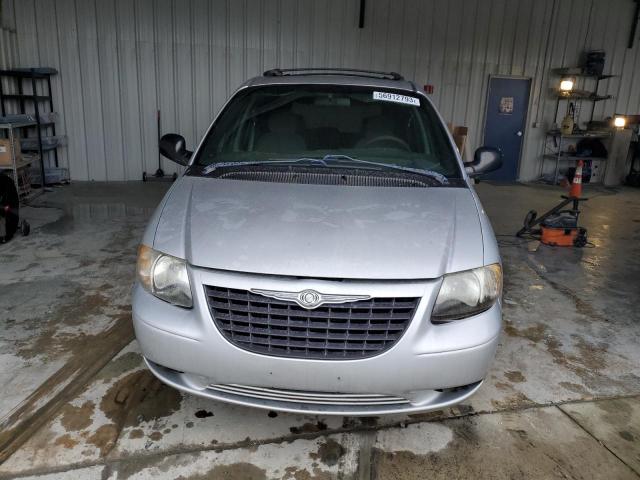 1C8GP45R74B579635 - 2004 CHRYSLER TOWN & COU ვერცხლისფერი ფოტო 5