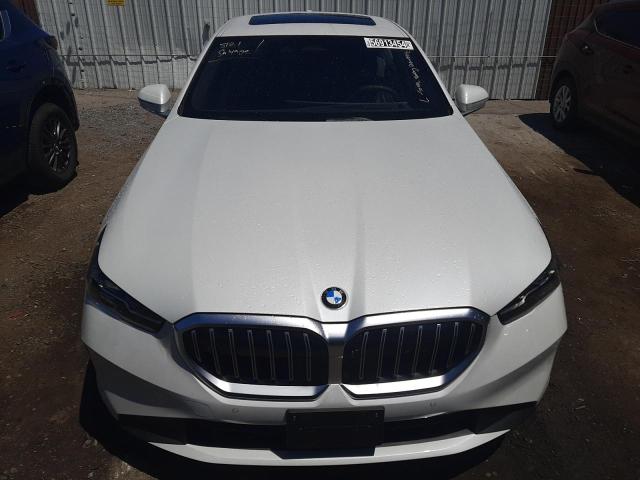 WBA43FJ05RCR67285 - 2024 BMW 530 I WHITE photo 5