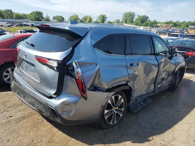 5TDGZRBH1MS058746 - 2021 TOYOTA HIGHLANDER XLE BLUE photo 3