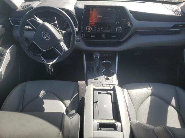 5TDGZRBH1MS058746 - 2021 TOYOTA HIGHLANDER XLE BLUE photo 8