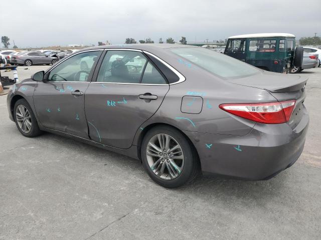 4T1BF1FK2HU396535 - 2017 TOYOTA CAMRY LE GRAY photo 2