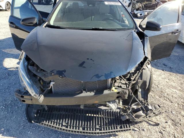 2T1BURHE8KC222442 - 2019 TOYOTA COROLLA L Blau Foto 11