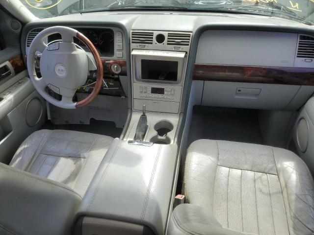 5LMFU28R74LJ17939 - 2004 LINCOLN NAVIGATOR BLACK photo 8