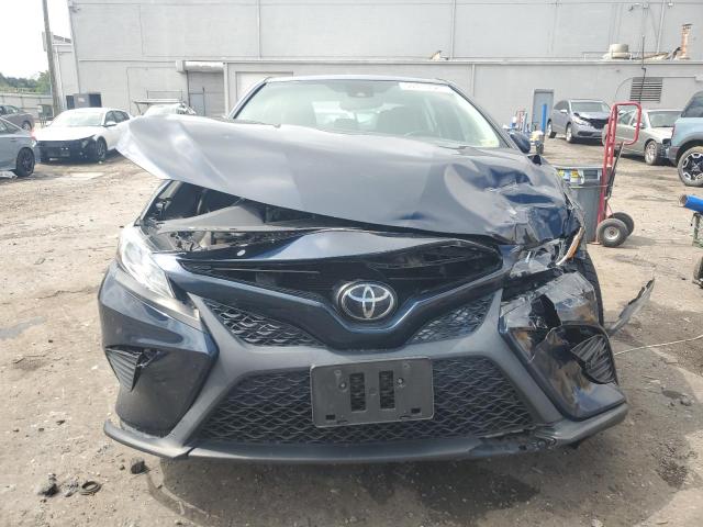 4T1B11HK4KU841764 - 2019 TOYOTA CAMRY L BLUE photo 5