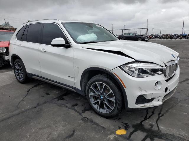 5UXKR2C57H0U18910 - 2017 BMW X5 SDRIVE35I WHITE photo 4