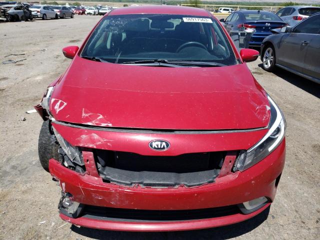 KNAFK5A84H5715106 - 2017 KIA FORTE LX RED photo 5