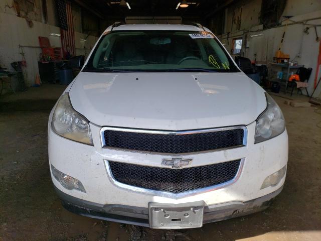 1GNKVFED4CJ417894 - 2012 CHEVROLET TRAVERSE LS WHITE photo 5