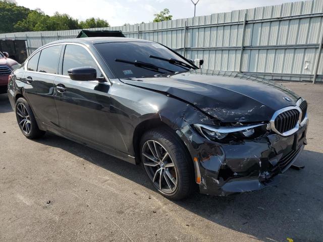 3MW5R7J57K8A05264 - 2019 BMW 330XI BLACK photo 4