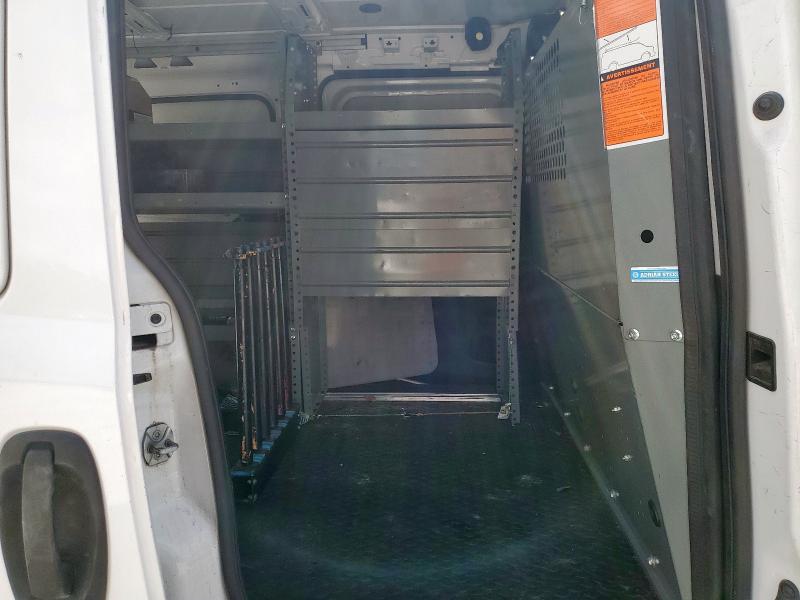 ZFBERFBT8G6A95698 - 2016 RAM PROMASTER SLT WHITE photo 11