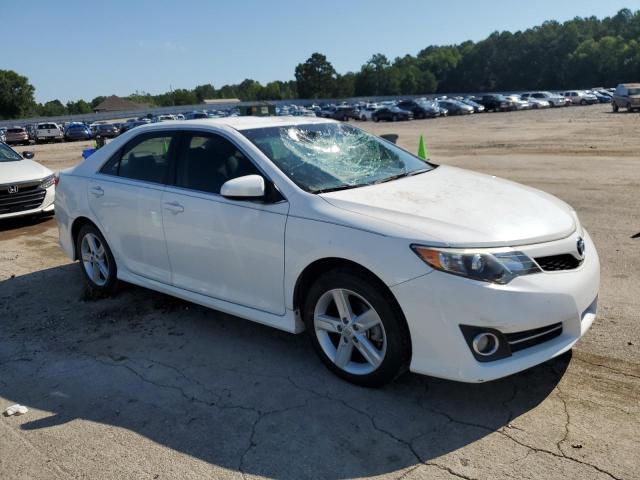 4T1BF1FKXDU704822 - 2013 TOYOTA CAMRY L WHITE photo 4