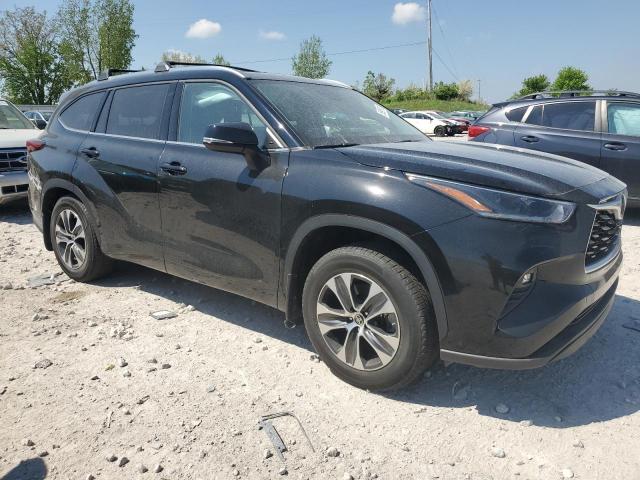 5TDGZRBH9MS122161 - 2021 TOYOTA HIGHLANDER XLE BLACK photo 4