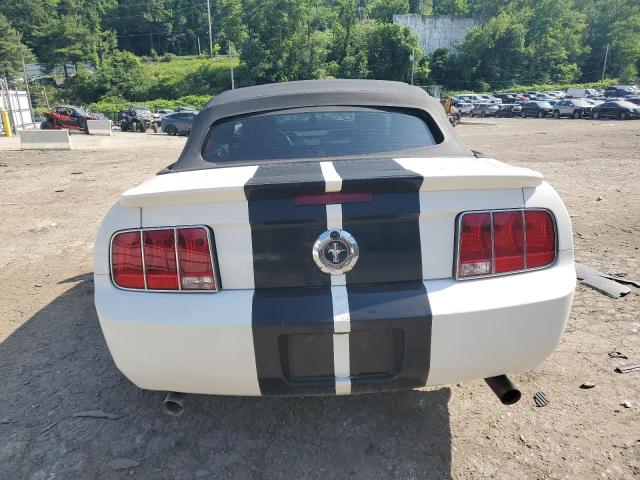 1ZVFT84N675356047 - 2007 FORD MUSTANG WHITE photo 6