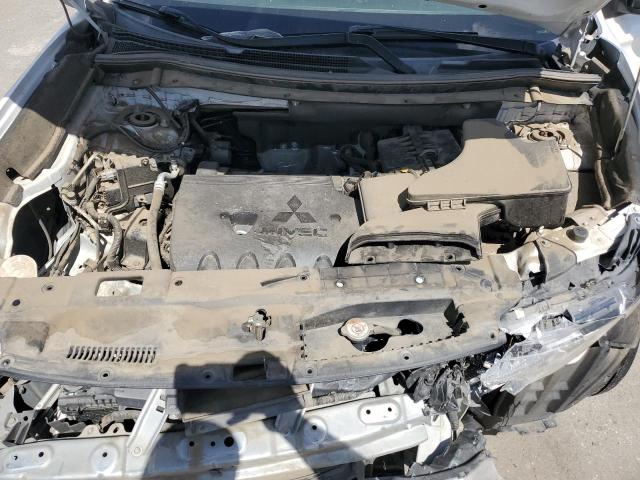 JA4AD2A36LZ004030 - 2020 MITSUBISHI OUTLANDER ES WHITE photo 12