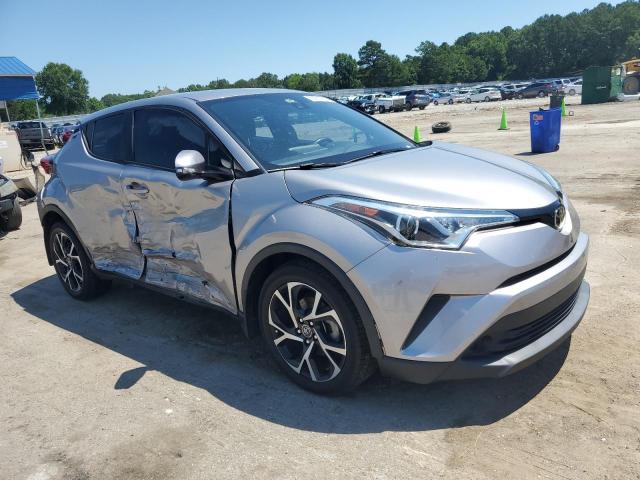 NMTKHMBX7JR061586 - 2018 TOYOTA C-HR XLE SILVER photo 4