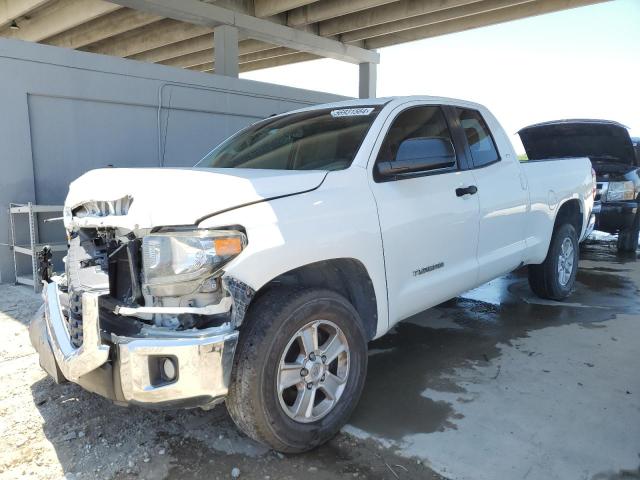 5TFRM5F15KX138006 - 2019 TOYOTA TUNDRA DOUBLE CAB SR/SR5 WHITE photo 1