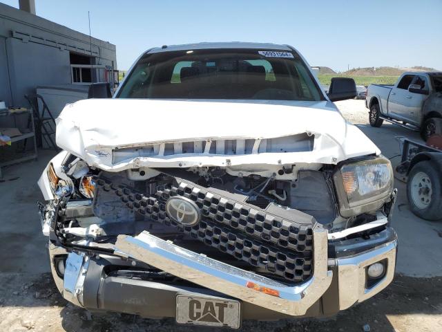 5TFRM5F15KX138006 - 2019 TOYOTA TUNDRA DOUBLE CAB SR/SR5 WHITE photo 5