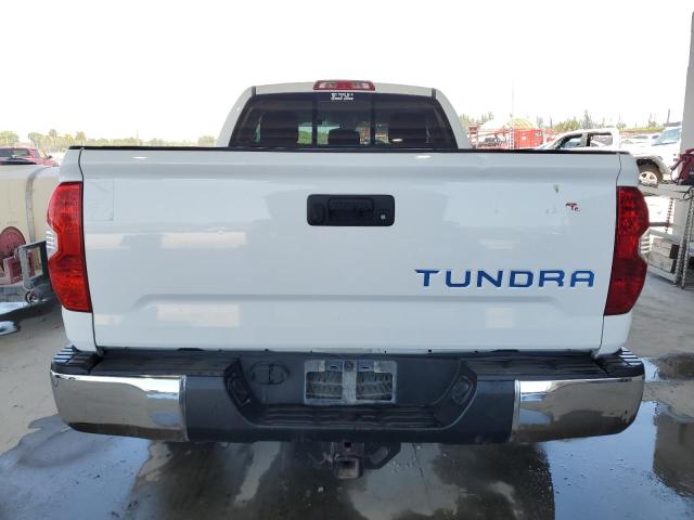 5TFRM5F15KX138006 - 2019 TOYOTA TUNDRA DOUBLE CAB SR/SR5 WHITE photo 6
