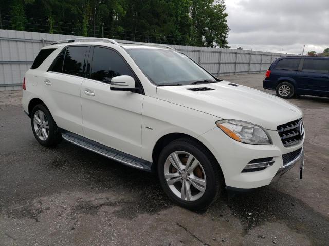 4JGDA5HB8CA073046 - 2012 MERCEDES-BENZ ML 350 4MATIC WHITE photo 4