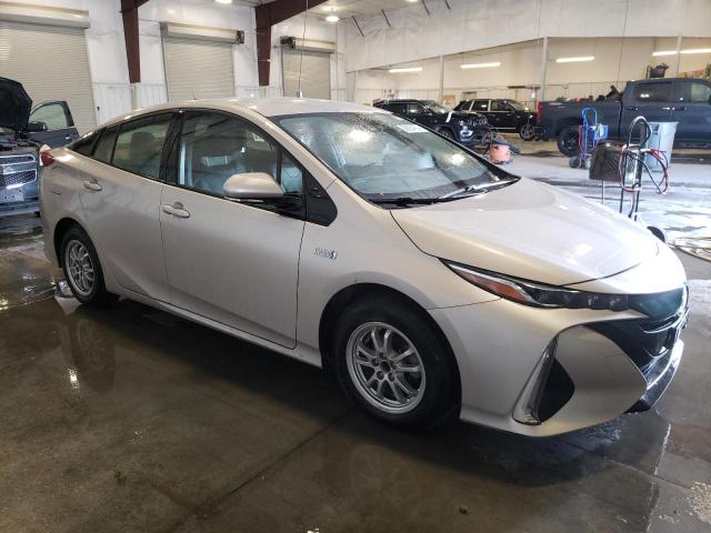 JTDKARFP5J3070043 - 2018 TOYOTA PRIUS PRIM Gümüş foto 4