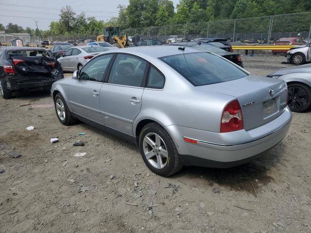 WVWRH63B14P201662 - 2004 VOLKSWAGEN PASSAT GLX Gümüş foto 2