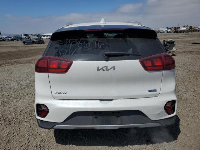 KNDCB3LC1N5547772 - 2022 KIA NIRO LX WHITE photo 6