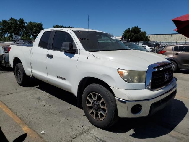 5TFRM5F18BX025280 - 2011 TOYOTA TUNDRA DOUBLE CAB SR5 WHITE photo 4