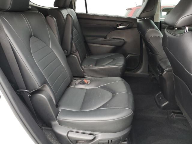 5TDGZRAH4NS129232 - 2022 TOYOTA HIGHLANDER XLE WHITE photo 11