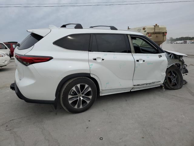 5TDGZRAH4NS129232 - 2022 TOYOTA HIGHLANDER XLE WHITE photo 3