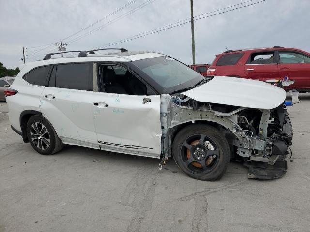 5TDGZRAH4NS129232 - 2022 TOYOTA HIGHLANDER XLE WHITE photo 4