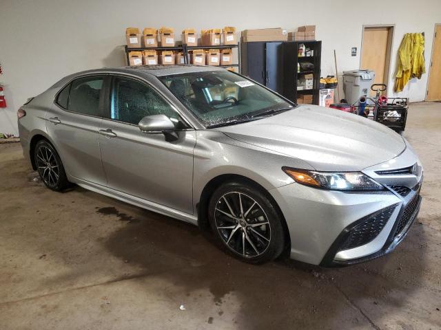 4T1S11AK2PU779993 - 2023 TOYOTA CAMRY SE NIGHT SHADE SILVER photo 4