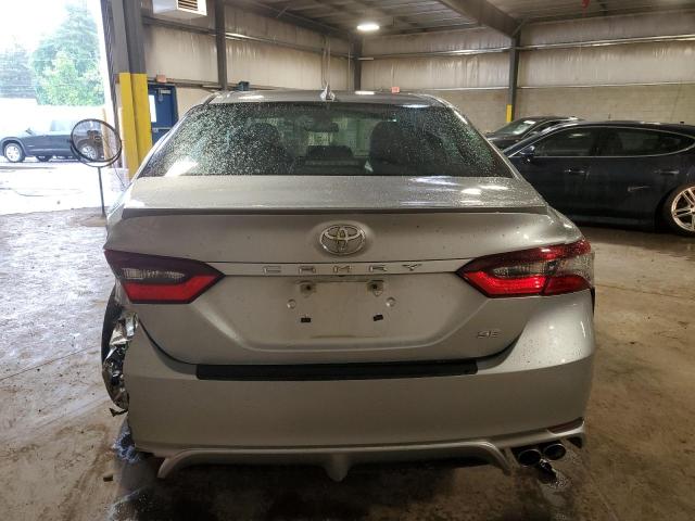 4T1S11AK2PU779993 - 2023 TOYOTA CAMRY SE NIGHT SHADE SILVER photo 6