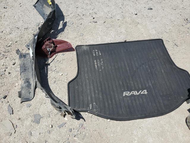 JTMRFREV9FJ047092 - 2015 TOYOTA RAV4 XLE SILVER photo 13