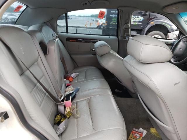 1LNHM81W9YY868225 - 2000 LINCOLN TOWN CAR EXECUTIVE WHITE photo 10