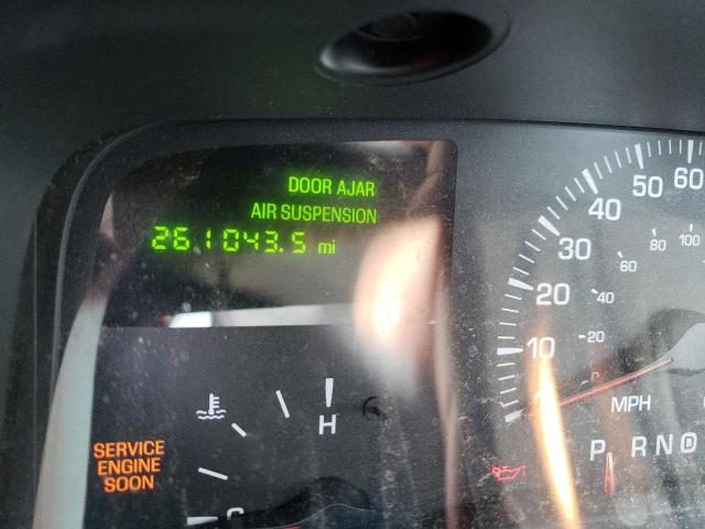 1LNHM81W9YY868225 - 2000 LINCOLN TOWN CAR EXECUTIVE WHITE photo 9