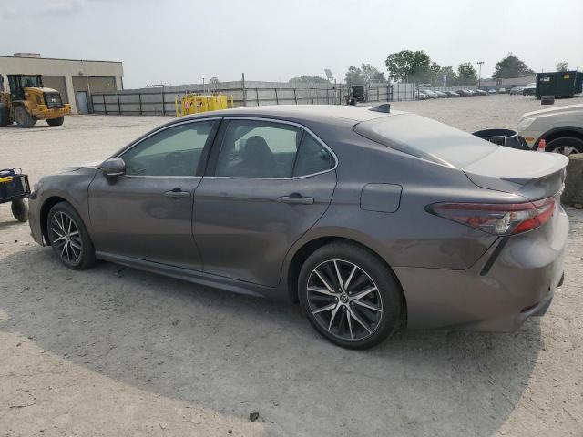 4T1G11AK7PU810595 - 2023 TOYOTA CAMRY SE NIGHT SHADE GRAY photo 2