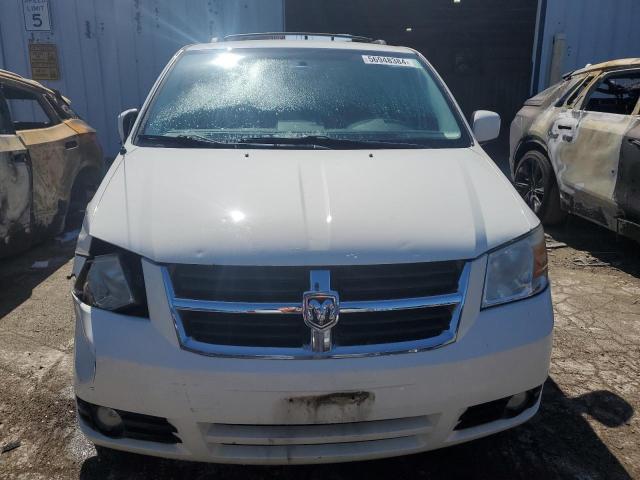 2D4RN6DX8AR488515 - 2010 DODGE GRAND CARA CREW WHITE photo 5