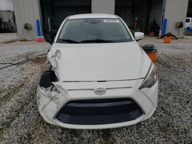 3MYDLBZV3GY130293 - 2016 TOYOTA SCION IA WHITE photo 5