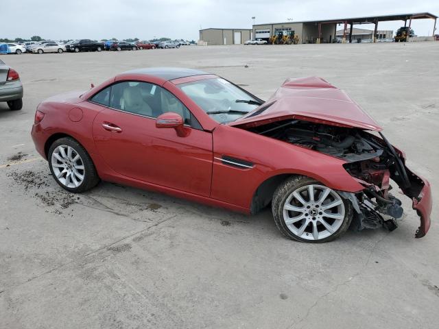 WDDPK3JA6HF143440 - 2017 MERCEDES-BENZ SLC 300 RED photo 4