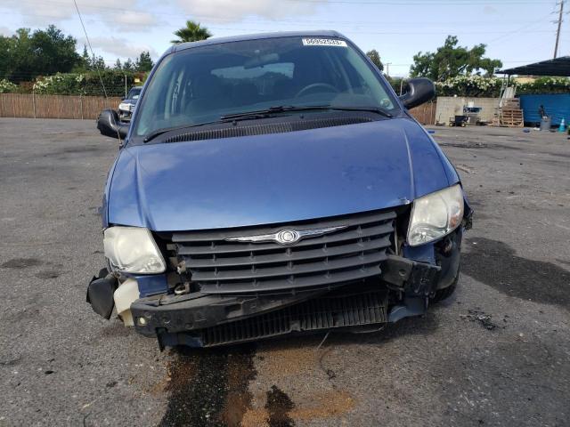 1A4GJ45R17B112454 - 2007 CHRYSLER TOWN & COU LX BLUE photo 5