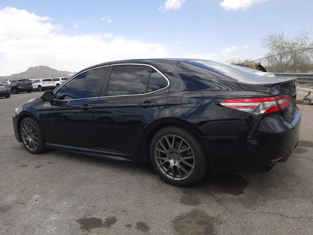 4T1B11HK4JU613276 - 2018 TOYOTA CAMRY L Schwarz Foto 2