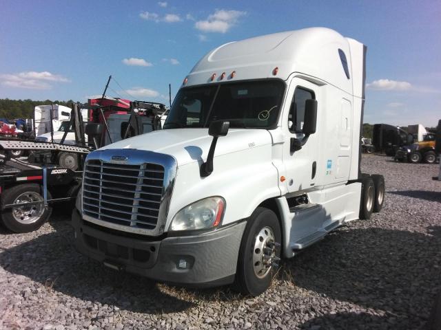 3AKJGLDR0GSGW7413 - 2016 FREIGHTLINER CASCADIA 1 WHITE photo 2