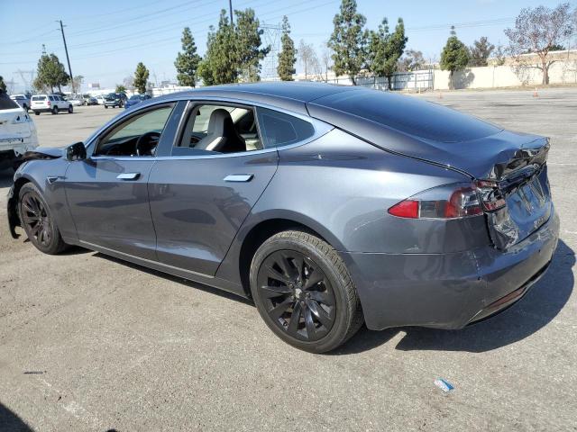 5YJSA1E21JF234804 - 2018 TESLA MODEL S GRAY photo 2