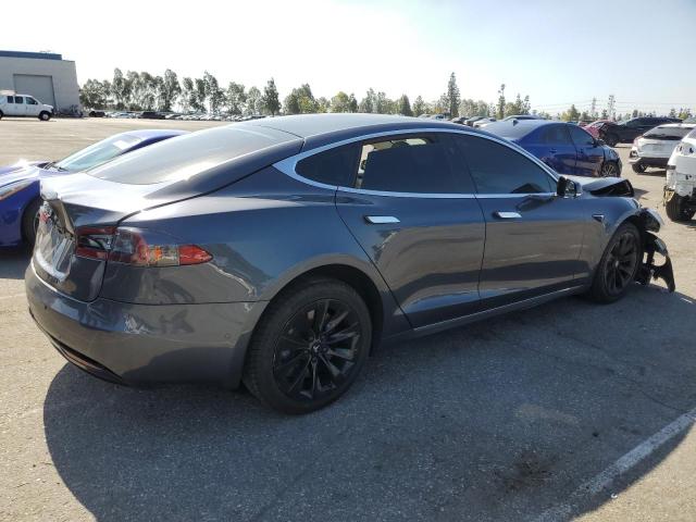 5YJSA1E21JF234804 - 2018 TESLA MODEL S GRAY photo 3