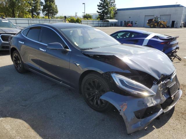5YJSA1E21JF234804 - 2018 TESLA MODEL S GRAY photo 4